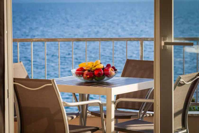 New luxury apartment on the beach (Nr2) - Image 1
