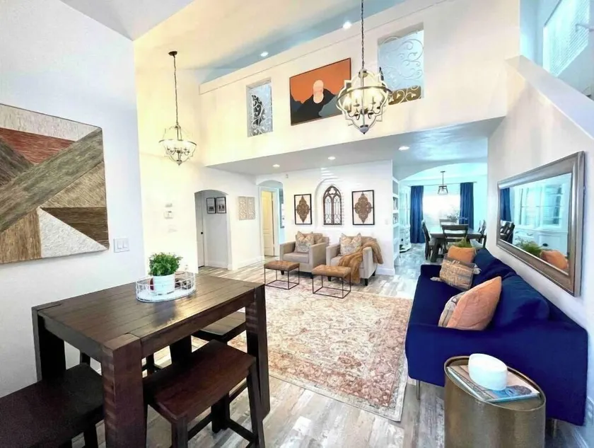4 bd 2.5 ba Near.Buchanan HS  with pool; sleeps 11 - Image 1