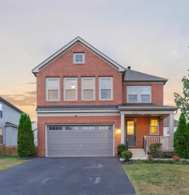 Luxurious Stylish 5BD+Office/13Mins IAD Airport - Image 1