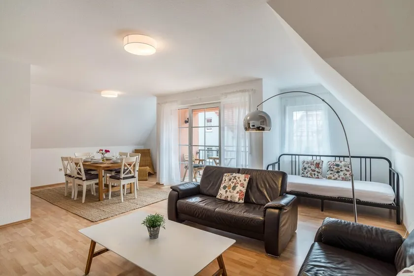 Aposto Apartment 3 with Balcony and Wi-Fi - Image 1