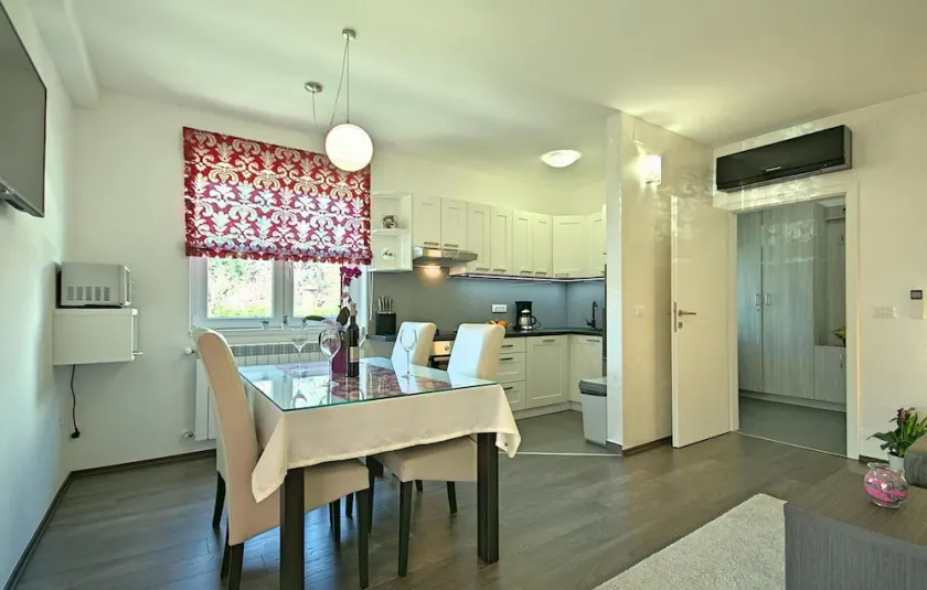 Apartment in Porec near Brijuni Islands - Image 1