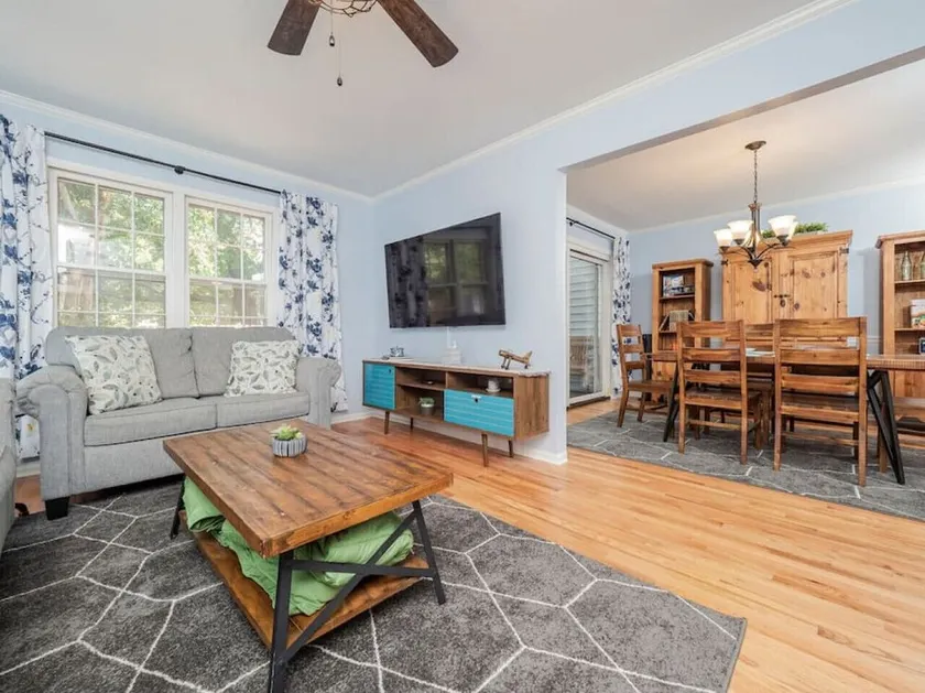 Home Away from Home - Townhome in Heart of Cary - Image 1