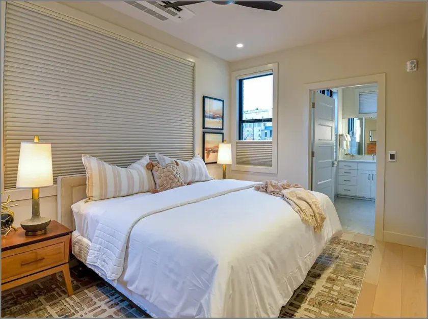 Entire 2nd floor of Plaza North with 3 separate suites each with its own kitchen and bedrooms. - Image 1