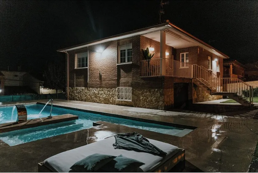 Complete house with pool in the heart of Rioja Alta - Image 1