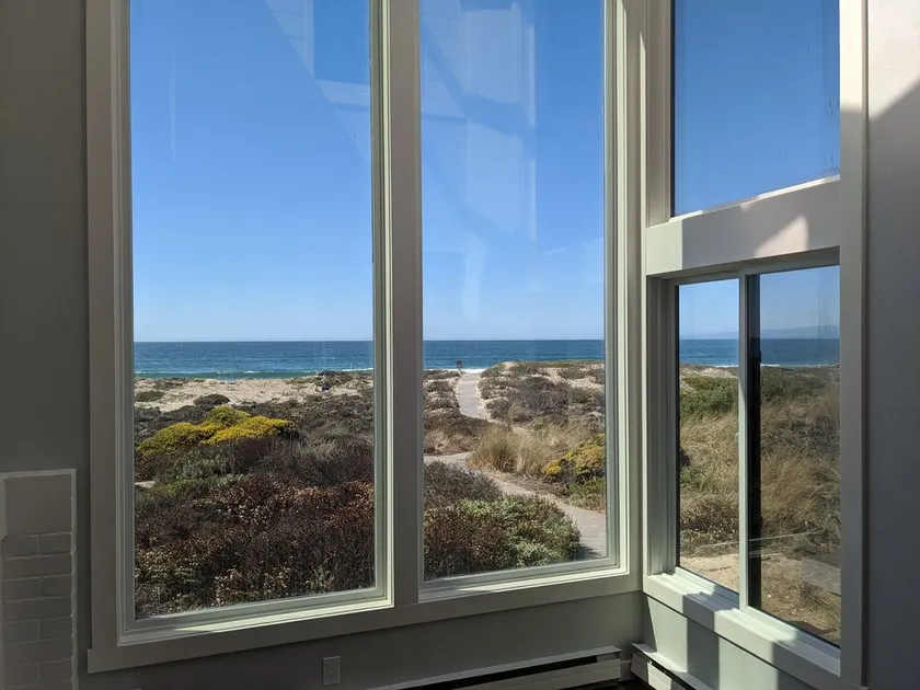 BEACHFRONT Property with Room for Everyone - Image 1