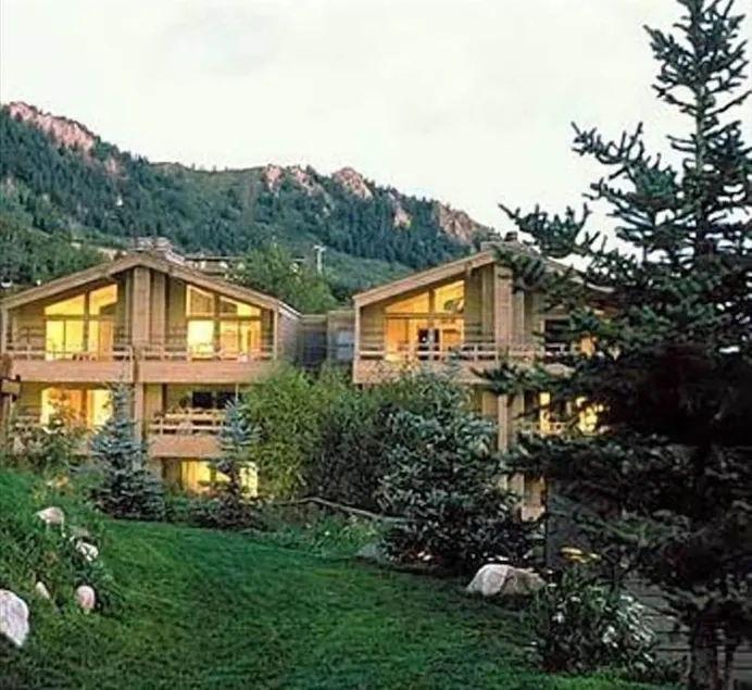 Die Gant Luxury 2BR-2BA Premiere Suite - Image 1