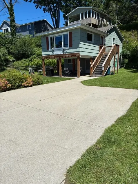 Cutest cottage on Hamlin Lake. Lake views! - Image 1