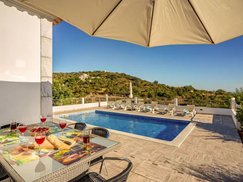 Bellissima villa indipendente per 6 persone con WIFI, A/C, piscina privata, TV e terrazza - Image 1