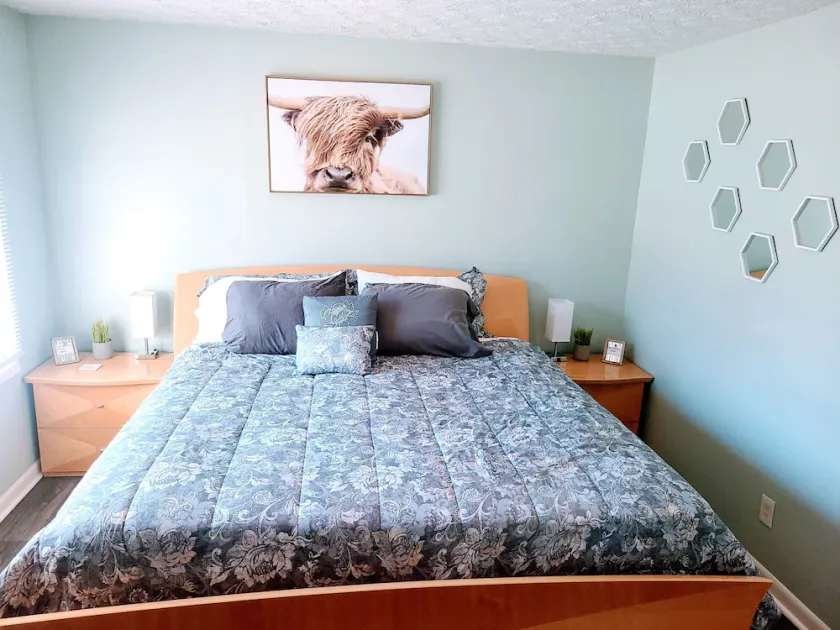 420’s Dream Palace - Image 1