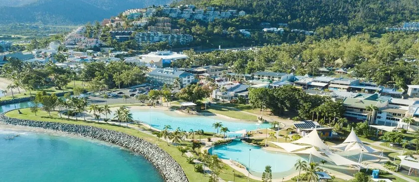Tropical Marina views couples getaway - Image 1