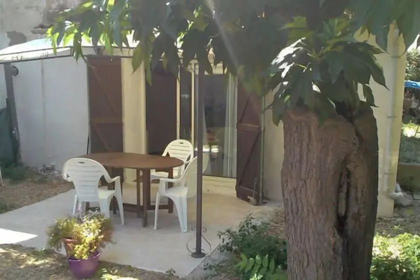 Studio with garden by the sea and Hérault - garden parking and shops - Image 1