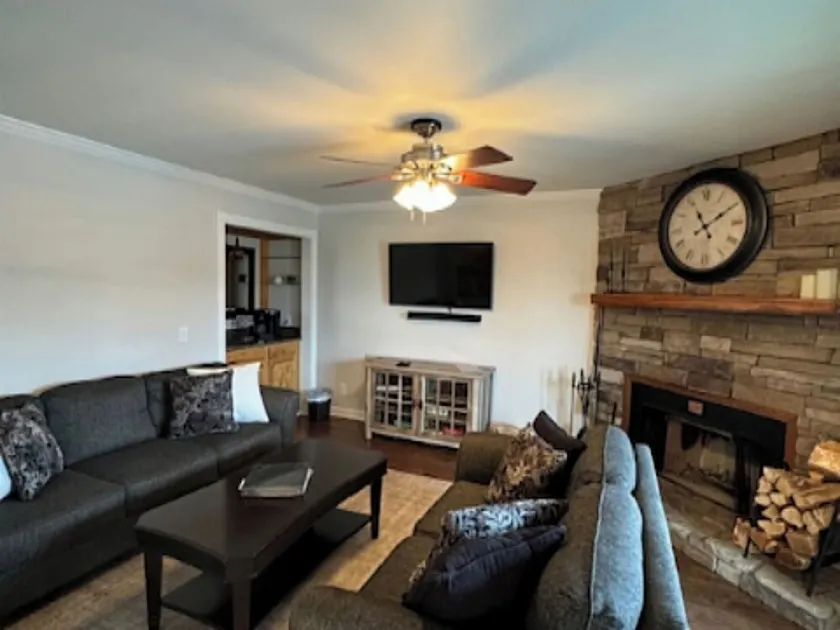 2209  Hot tub, sauna & more resort amenities  Evergreen Beech @ Pinnacle - Image 1