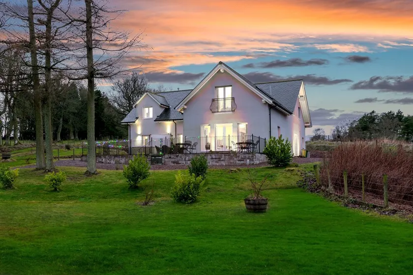 5 Star Award Winning House - The Capercaillie - sleeps 10 with Hot Tub - Image 1