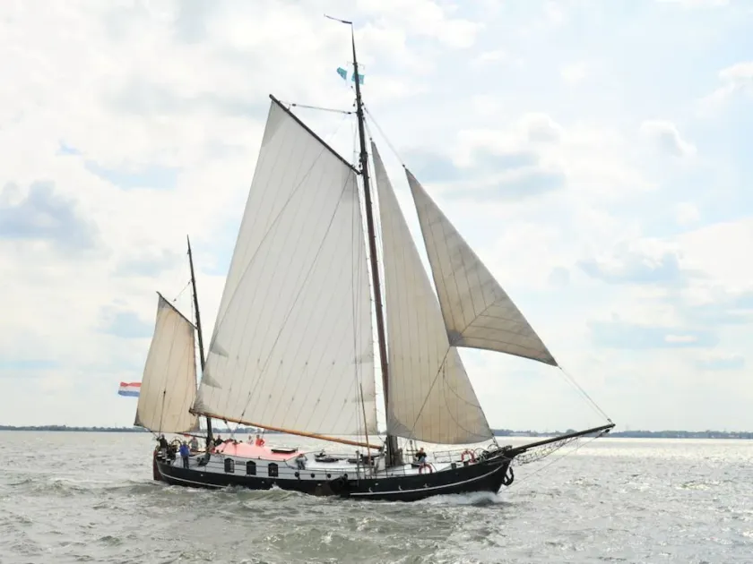 Novo: Vela 'Phoenix' Amsterdam, 7 cabines, 18 camas - Image 1