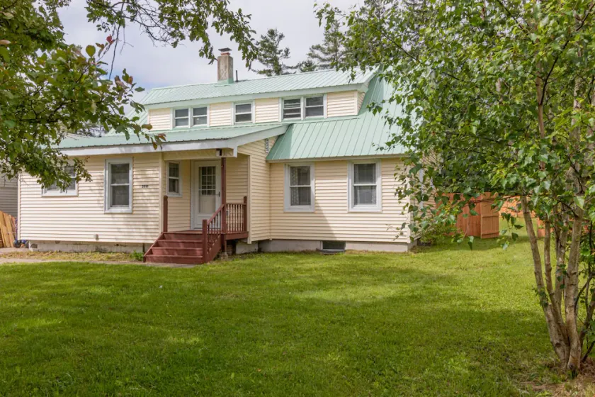 Spacious Retreat, High Speed Wi-Fi! Walk To Lake and Camp of the Woods! - Image 1