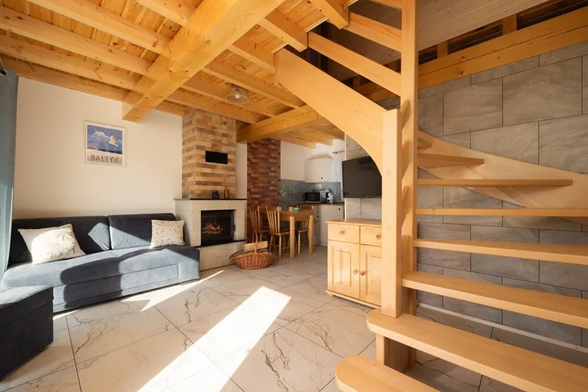 Year-round holiday home with fireplace and terrace - Image 1