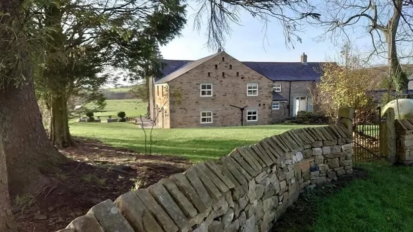 Inviting 1-Bed Cottage in Preston - Image 1