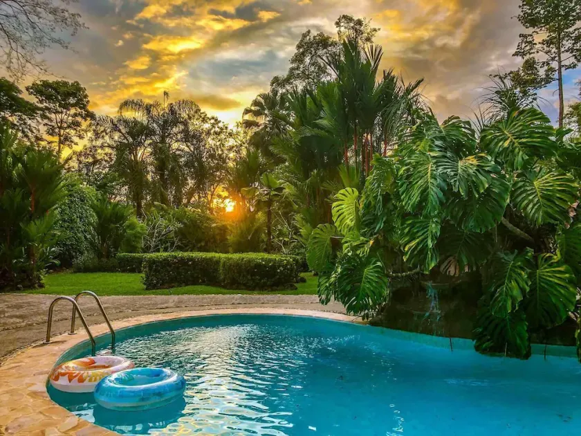 Private suite 102 with beautiful gardens, shared pool and BBQ area! - Image 1