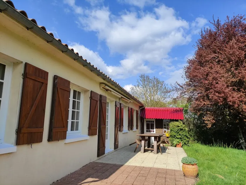 At the edge of the forest of Mervent, pleasant country house of 8 people - Image 1