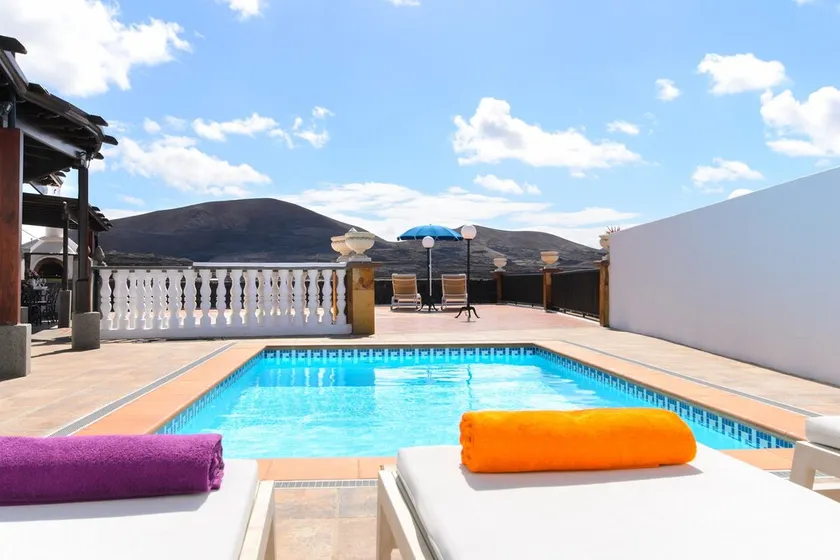 Villa Titán cerca del Parque Nacional con piscina, terraza, vistas a la montaña y Wi-Fi - Image 1