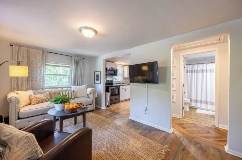 Downtown bungalow - less than 1.5 miles to UGA - Image 1
