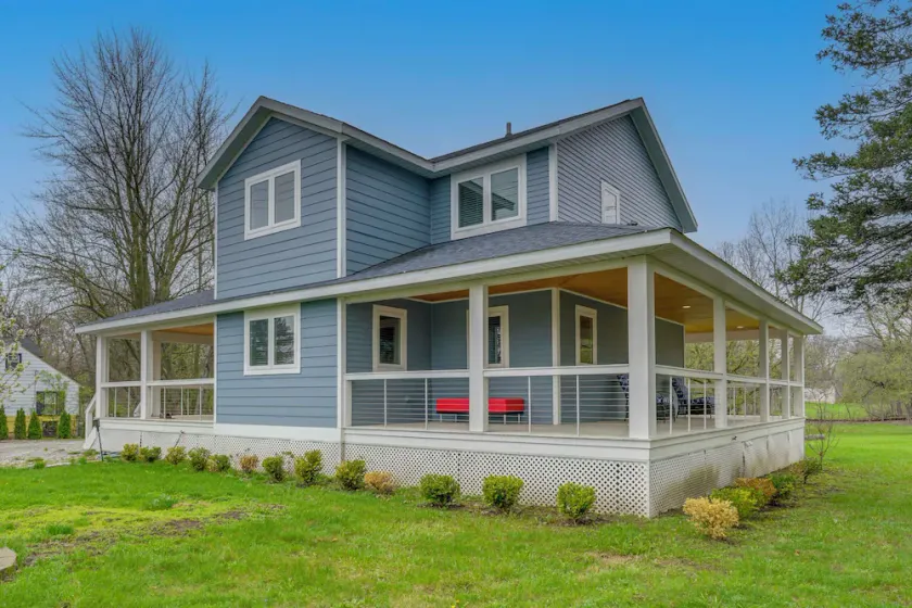 < 1 Mi to Oakland University: Cozy Retreat w/ Yard - Image 1