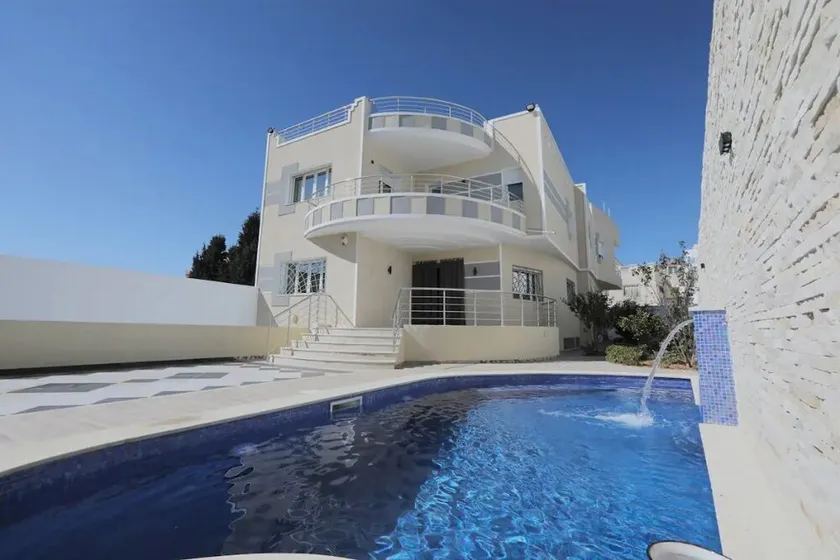 Charming Villa, With Pool For Your Holidays - Image 1
