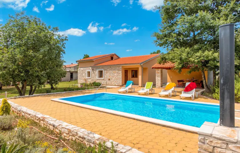 Stunning Home in Skicini With Wifi and 3 Bedrooms - Image 1
