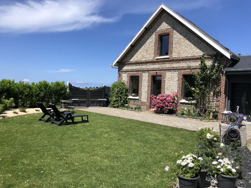 Romantic cottage 3 minutes from Etretat with garden - free parking - Image 1