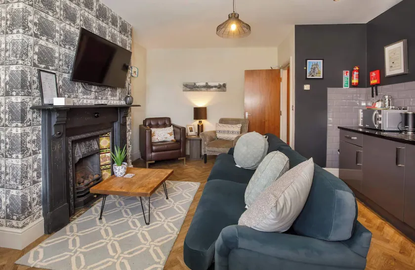 York Superior Ground Floor Two Bedroom Apartment - Image 1