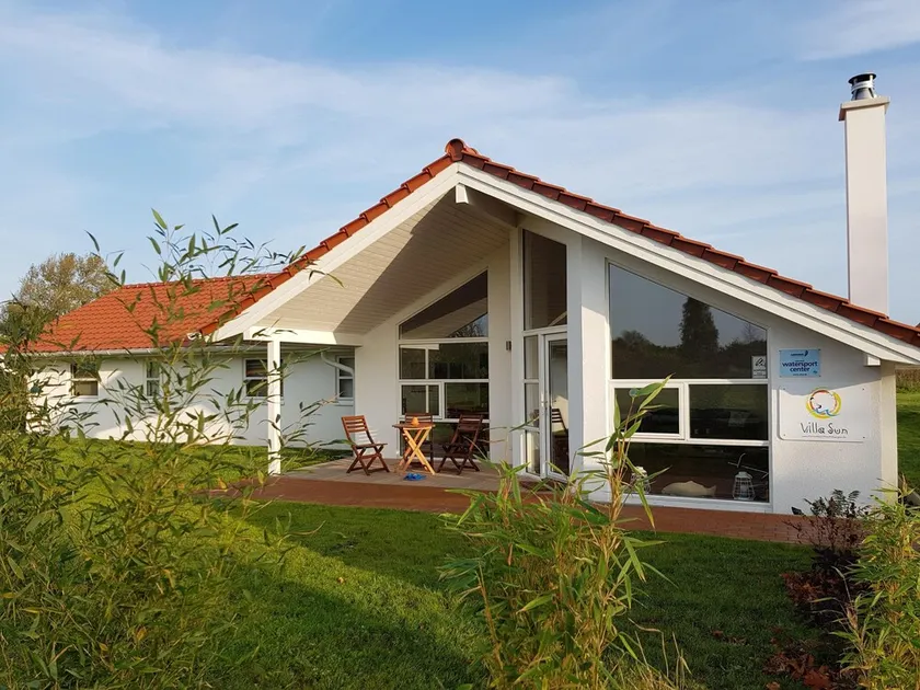 Villa Sun sulla baia di Rügen. Per 8 persone, con sauna! - Image 1