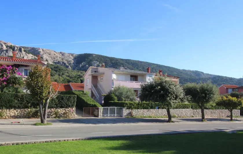 Holiday apartment in a quiet and sunny location - Image 1