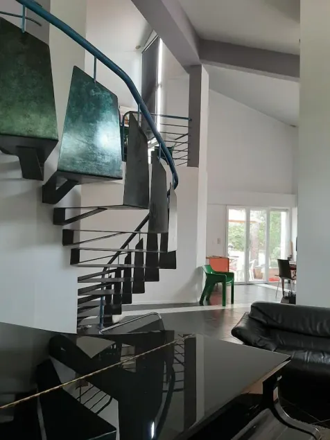 Fremragende arkitekt designet villa 230m2 med aircondition i indhegnet skovklædt park - Image 1