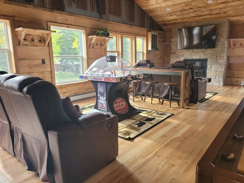 3 Bedroom Loft With Game Room ~ In The Heart Of Downtown Copper Harbor - Image 1