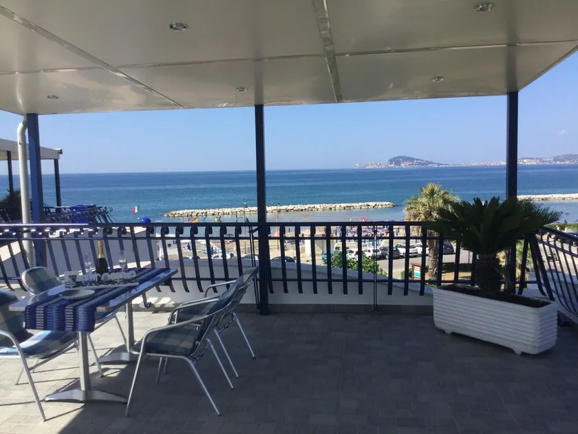 APPARTAMENTO PANORAMICO IN SPIAGGIA - Image 1