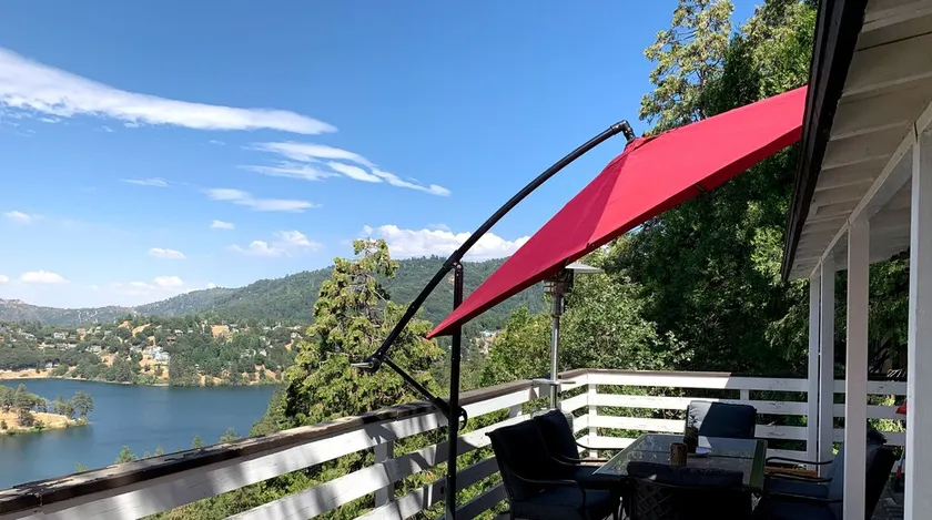 Panoramic Lake View!!! Modern 4 BD 2 BA/Level entry - Image 1