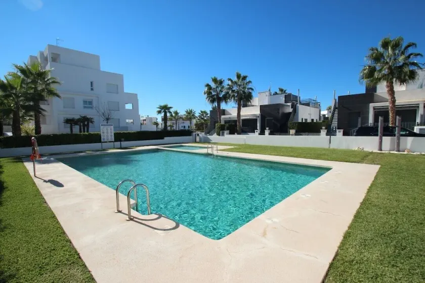 Casa D'Alessandro - modern ground floor apartment in quiet neighborhood - Image 1