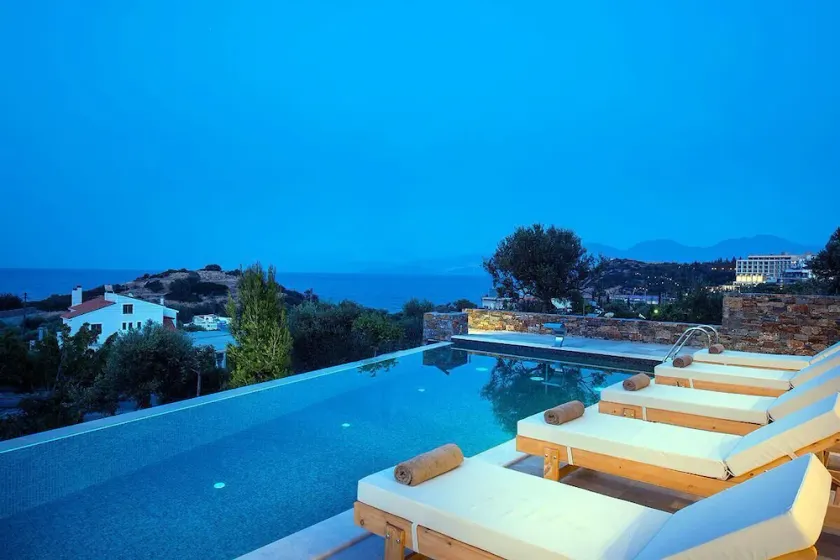 3 bedroom villa close to a sandy beach - Image 1