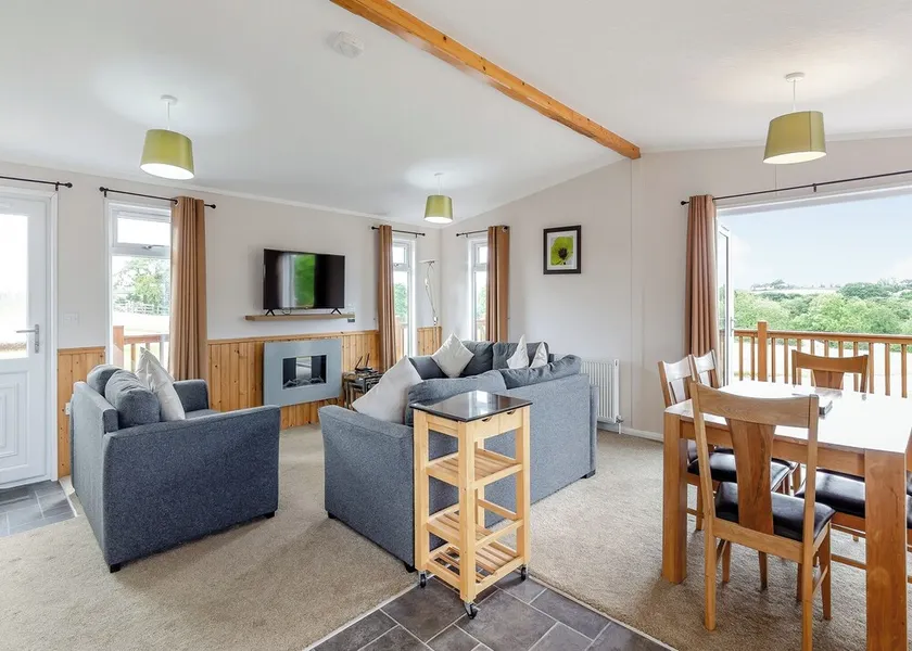 3 bedroom accommodation in Nr St Austell - Image 1