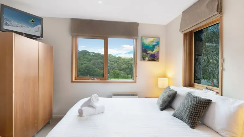 Les Perrieres Lodge - Spacious 3BR Luxury l Gym l Indoor Pool l Tennis l WiFi l BBQ - Image 1