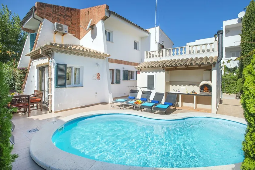 VILLA LUCETA - 15 MIN WALK TO THE BEACH - Image 1