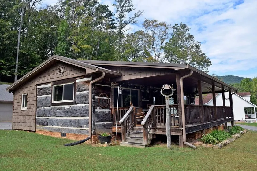 Cozy 1-bedroom cabin just 16 minutes from Ruby Falls - Image 1