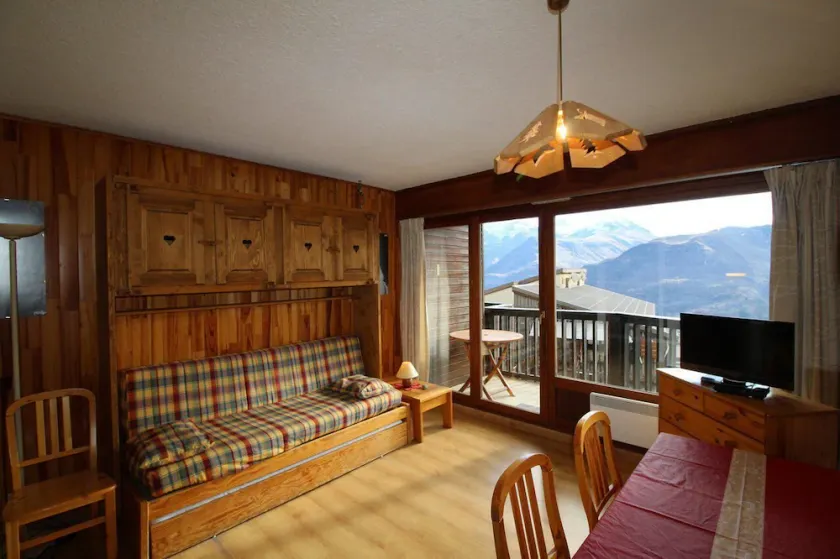 Ski-in/ski-out & foot of the slopes, 2nd floor, view mountain, balcony, tv, 32m², Auris en Oisans - Image 1
