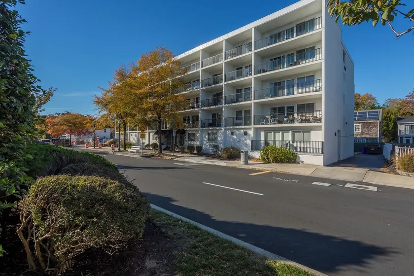 Linens Provided One Bedroom Condo Downtown Walk Everywhere - Image 1