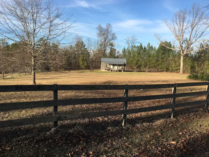 100 year old Restored Cottage with modern comforts near Milledgeville Ga. & Lake - Image 1