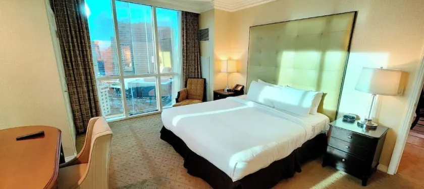 Amazing The Signature at MGM condo, with beautiful Strip view. No resort fees! - Image 1