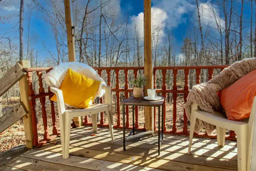 Remodeled Cabin w/fireplace, 2 miles from Lakewood - Image 1
