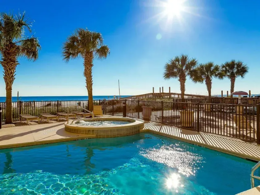 Seawind 1009 ~ AVANT DIRECT DU GOLFE ~ VUE MAGNIFIQUE SUR LE COIN OUEST! EMPLACEMENT PARFAIT! - Image 1