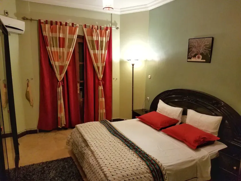 Spacious and pleasant apartment - Image 1
