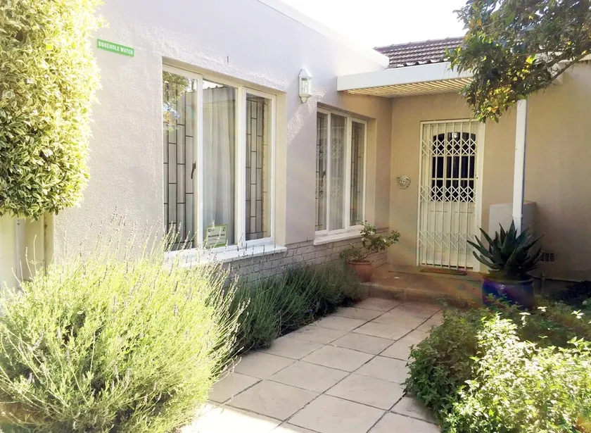 Charming 2 Bedroom Cottage - Image 1